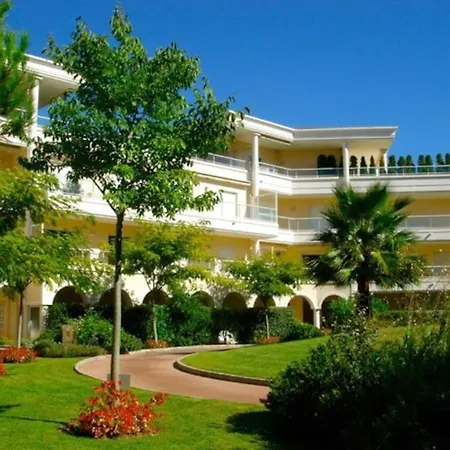 Riviera Golf 아파트