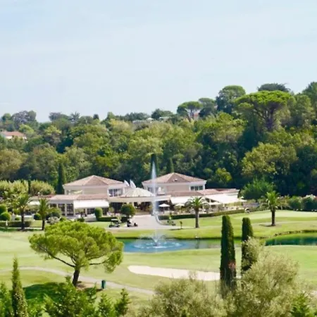 Riviera Golf 아파트